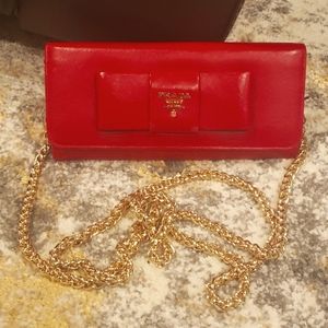 Prada wallet on chain